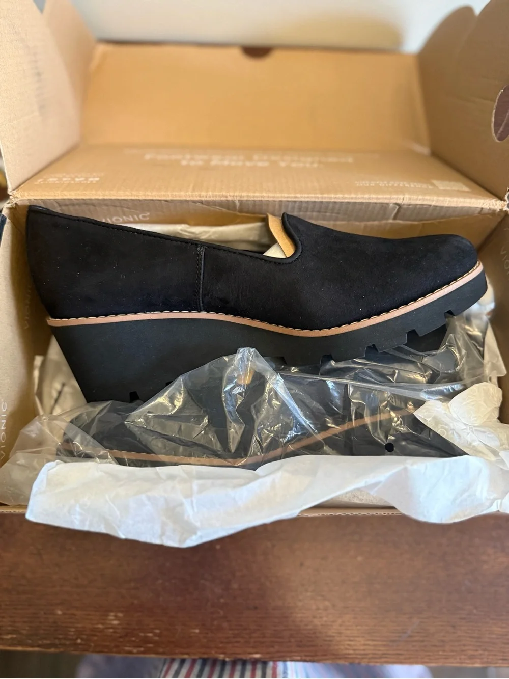 Vionic willa Black Suede Wedge Loafer new